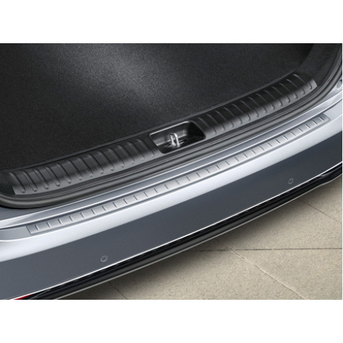 Rear bumper trim line, brushed