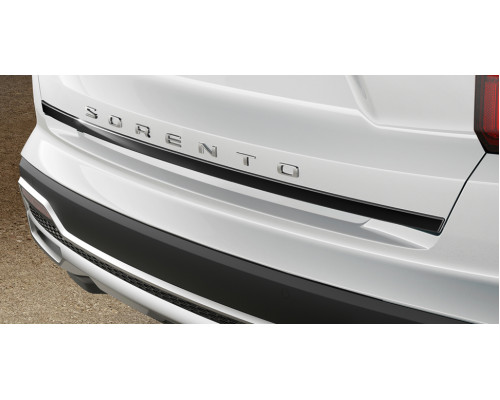 Kia Sorento 2022 onwards Tailgate trim line, piano black